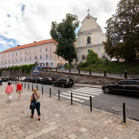 Dream On Drahomanova Street *