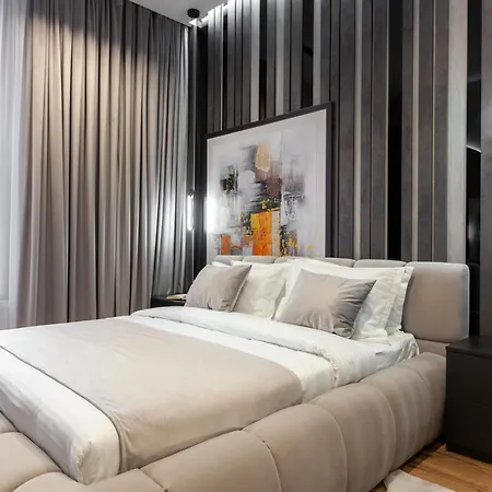 Dream On Drahomanova Street *