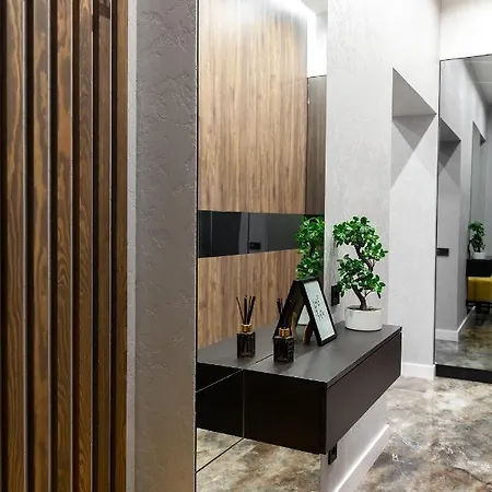 Dream On Drahomanova Street Apartmán Lvov