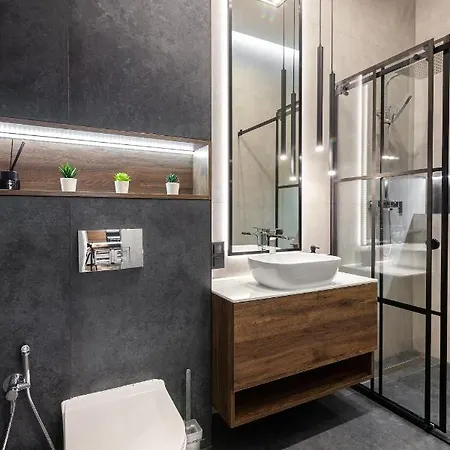 Dream On Drahomanova Street *