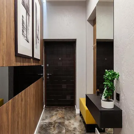 Dream On Drahomanova Street