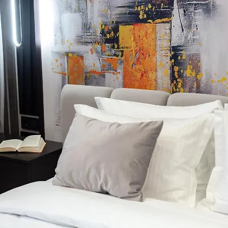 Dream On Drahomanova Street リヴィウ