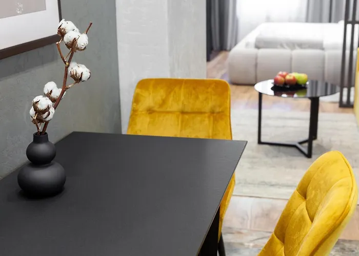 Dream On Drahomanova Street إلفيف