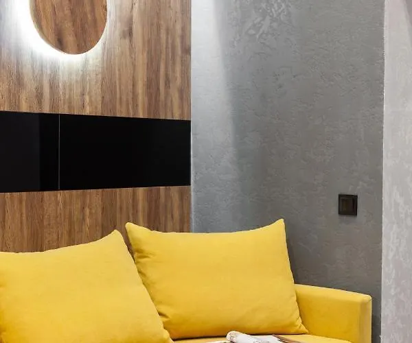 Dream On Drahomanova Street