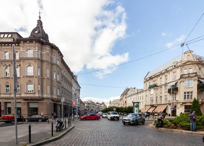 Dream On Drahomanova Street Львов