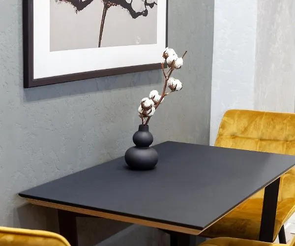 Dream On Drahomanova Street