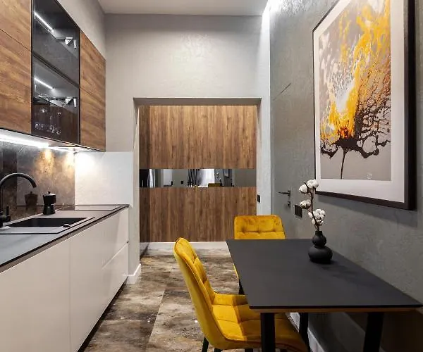 Dream On Drahomanova Street Апартаменты Львов