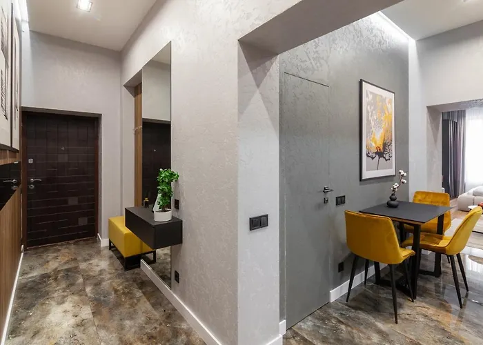 Dream On Drahomanova Street * Львов