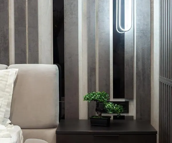 Dream On Drahomanova Street * Leópolis